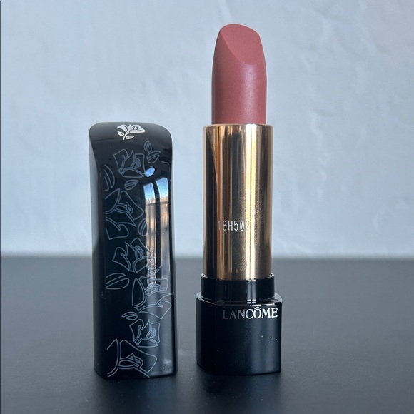 L'Absolu Nu Hydrating Lipstick - Beige Tulle 209 - Picture 2 of 10